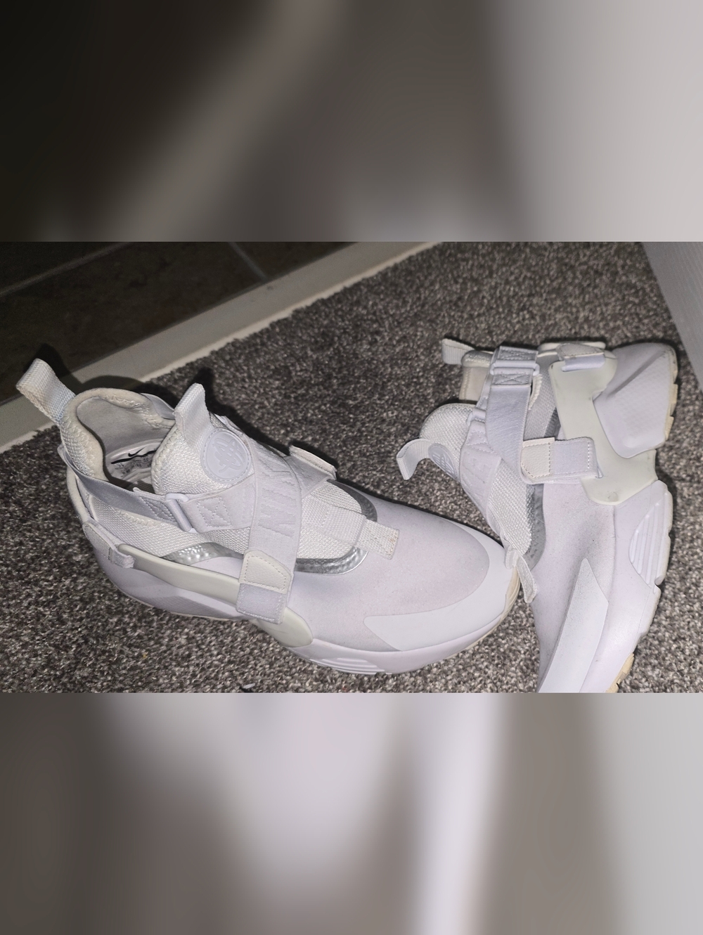 Nike White & Creme Huarache High-Top Strap Sneakers